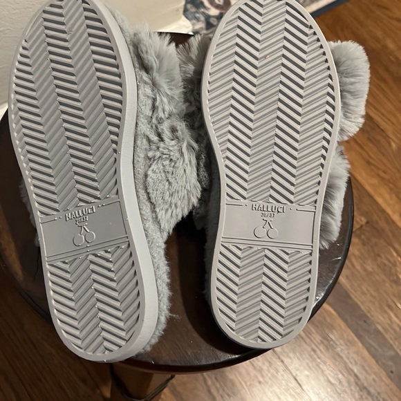 Fuzzy Slippers - Picture 2 of 3